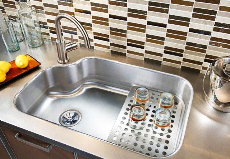 shaped kitchen sink with drying tray