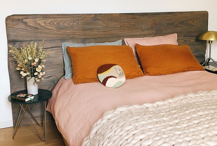 solid headboard for bedroom feng shui