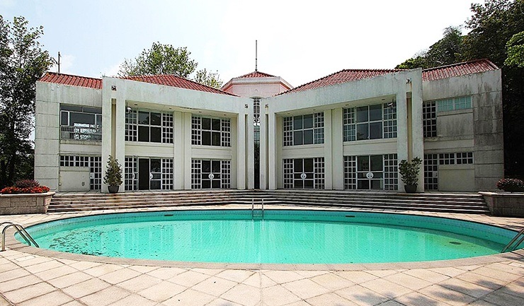 middle gap road hong kong mansion