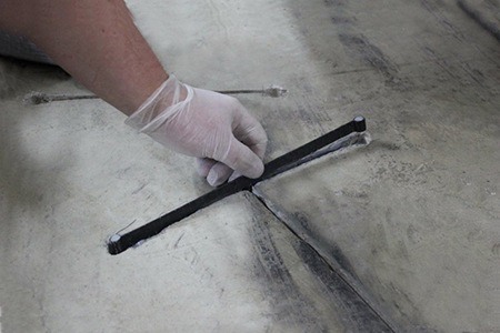 how to fix cracks in garage floor