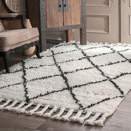 Woolen rugs, also called wool rugs, are extremely durable with many design styles and colors.