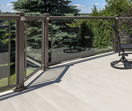 aluminum decking is a great wood alternative for your patio