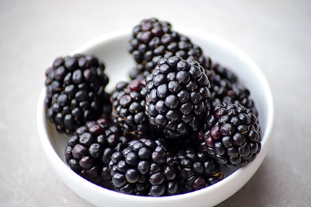 where do wild blackberries grow