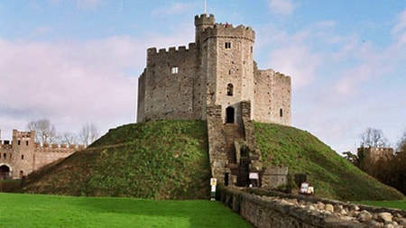 motte and bailey castles are the oldest and easily effective of the castle types thanks to using the terrai