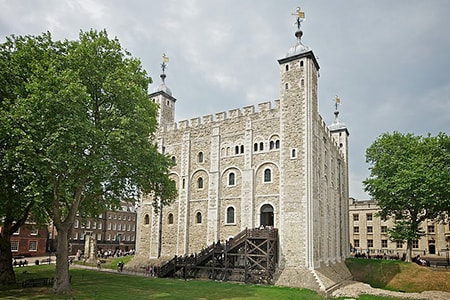 square stone keep castle are different types of castles with four flat walls that made it too easy for people to scale the walls