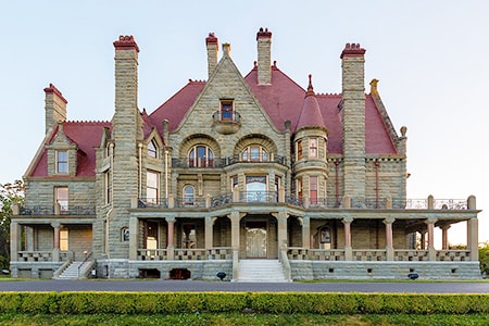 victorian castles were types of castles that were very lavish and extravagant