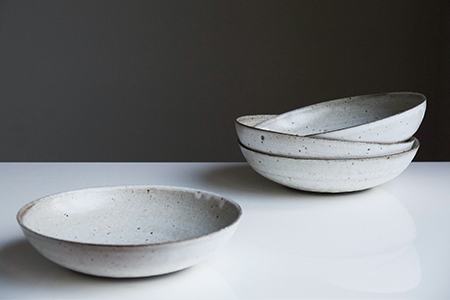 stoneware bowls are types of bowl that are suitable for everyday use