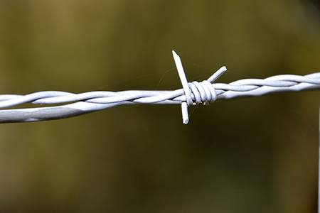 reverse twist barbed wire