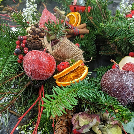 some types of wreaths, like candy-based wreaths, are favourite of both kids and grown-ups