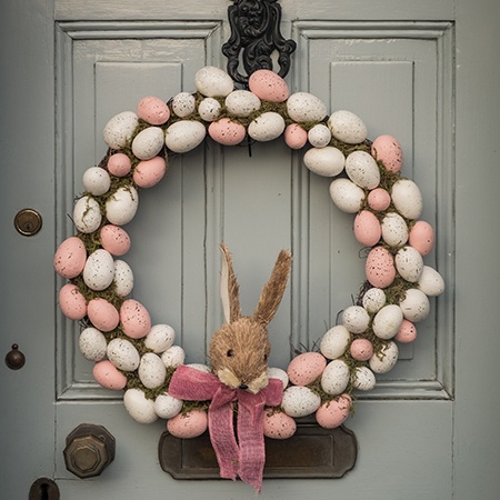 some wreath shapes like wire form wreaths make it easy to create a stunning wreath