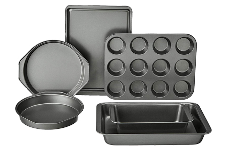 there are many types of pans that helps you bake delicious cakes, pick one of your favourite baking pans to treat yourself!