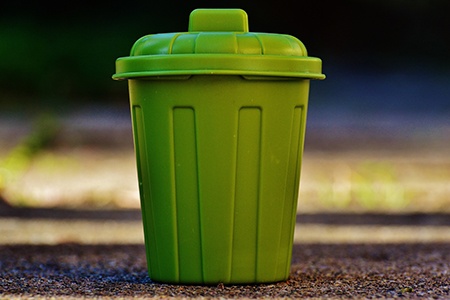 bucket with lids