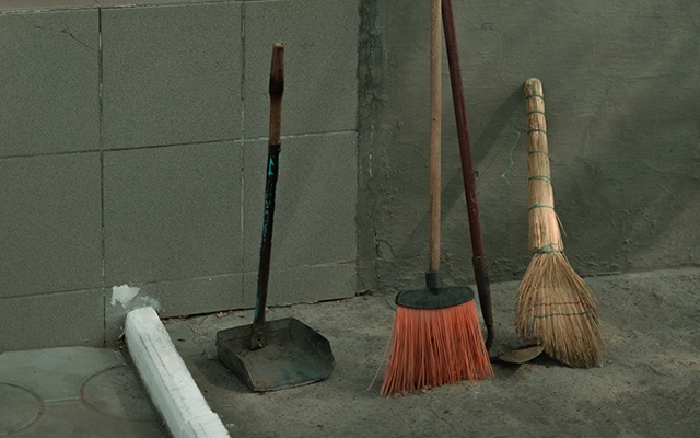 types of brooms thumbnail