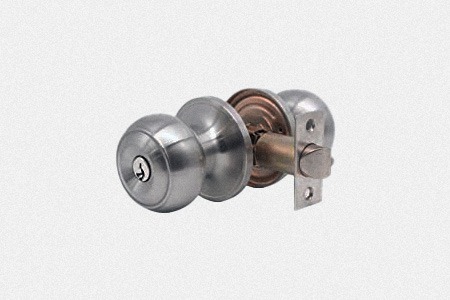 one of the most common door knob styles are keyed entry door knobs