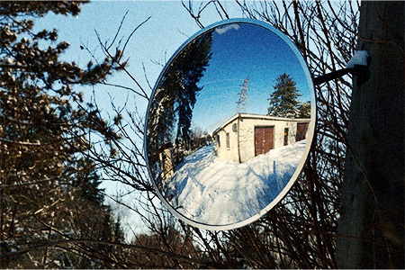 one of the most common mirror types is nothing else than spherical mirrors