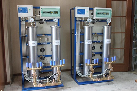 ozone generators are powerful chlorine alternatives for swimming pools