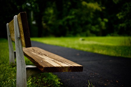 there are many coffee table alternatives and bench is one of them