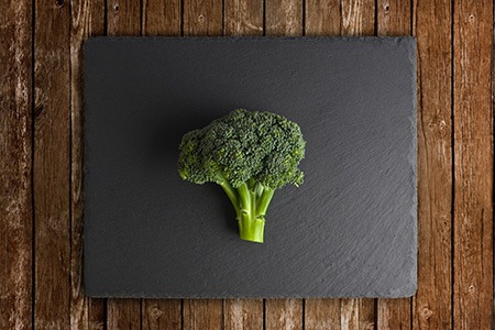 some varieties of broccoli, like arcadia broccoli, can tolerate cold and hot climates