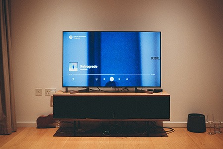 led is one of the common tv display types
