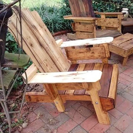 adirondack chair made from pallets