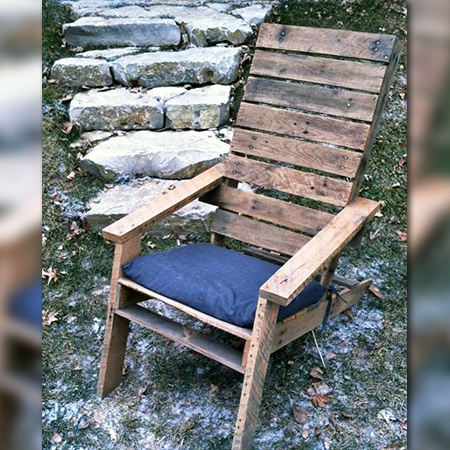 adirondack pallet chair DIY plans