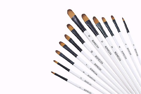 filbert brush is one of the most commonly used paint brush types