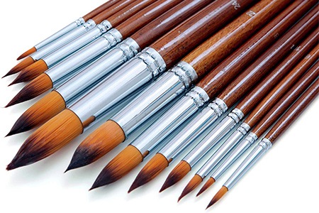 pointed round brush