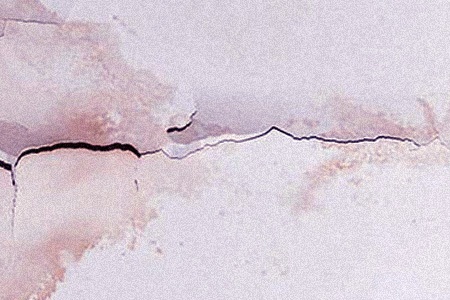 discolored cracks