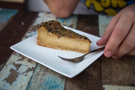 there are different types of cheesecake for vegan people named vegan cheesecakes!