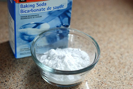 how to keep carpets fluffy? try mixing vinegar and baking soda!