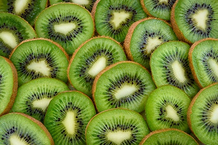 green kiwi is the most popular types of kiwis