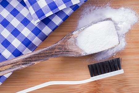 removing turmeric stains on carpet using baking soda