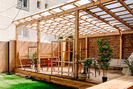 what is a pergola? can you screen in a pergola? you can find all of the answer in this article!