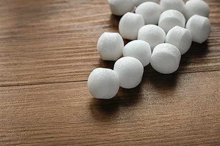 how many mothballs to use in a room? here you can find the answer