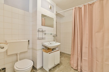 how to measure a shower curtain properly?