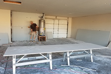 how many pounds can drywall hold? well, it depends on the drywall thickness