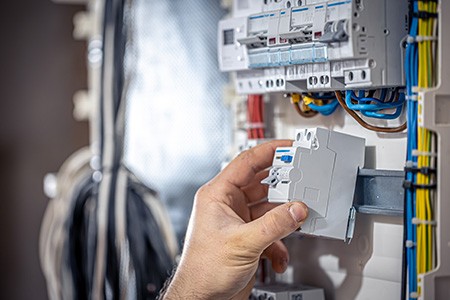 circuit breaker won't reset? you might have a faulty circuit breaker