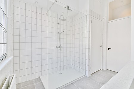 typical shower sizes are medium shower sizes