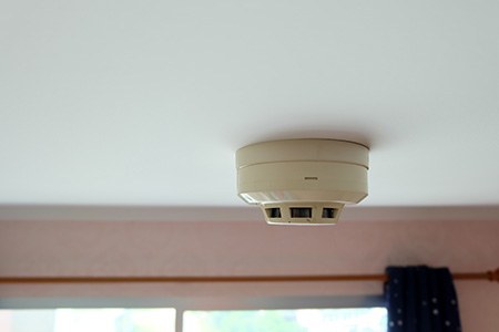 smoke alarm vs. smoke detectors