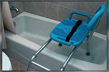 what is the standard shower bench height and depth to accommodate disabled individuals?