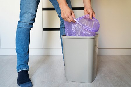 if you want to know the garbage bag sizes that can fit to your trash bin, check  here!