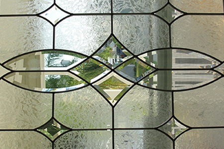 you can use leaded glass to decorate windows without curtains