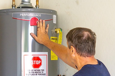 preparing a water heater for transport