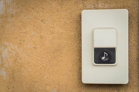 what if the doorbell hums but doesn't work?