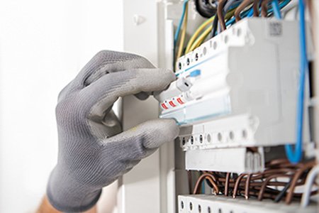 thermostat lost power? replacing the fuse might help you solve the issue