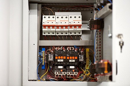 thermostat is not getting power? you might need troubleshooting the power supply