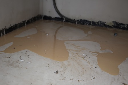 here are faqs regarding leaking basement floor
