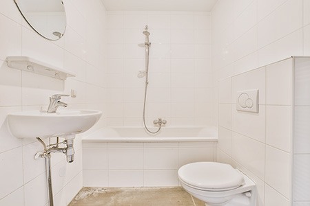 standard size bathroom for small apartments & homes